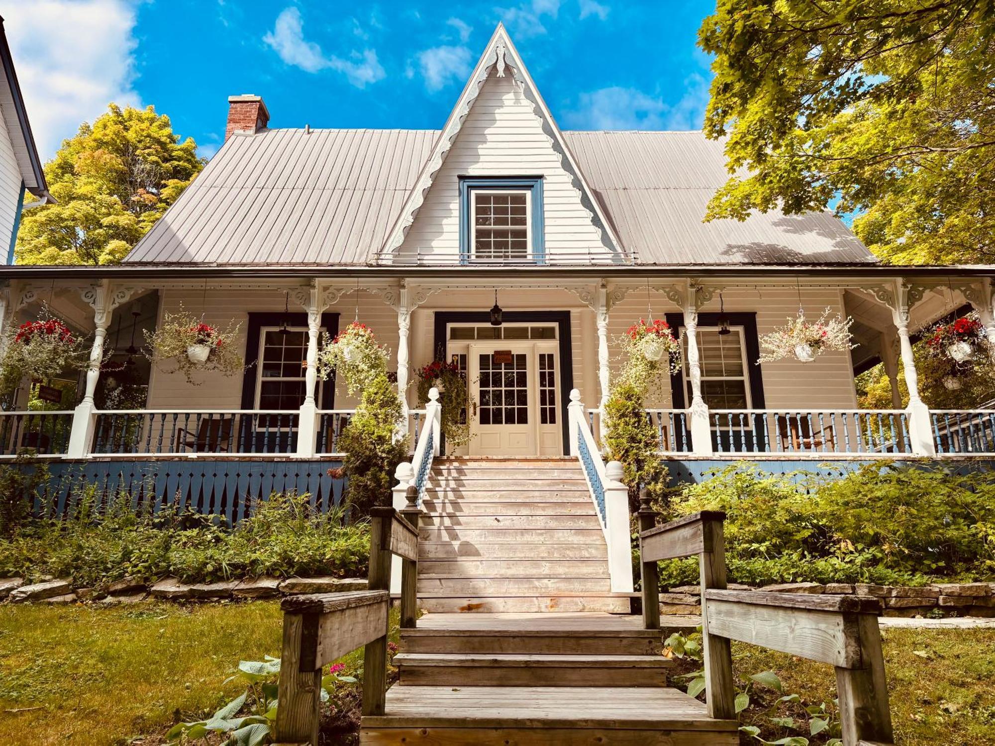 Auberge Sous Les Arbres Gaspé Eksteriør billede