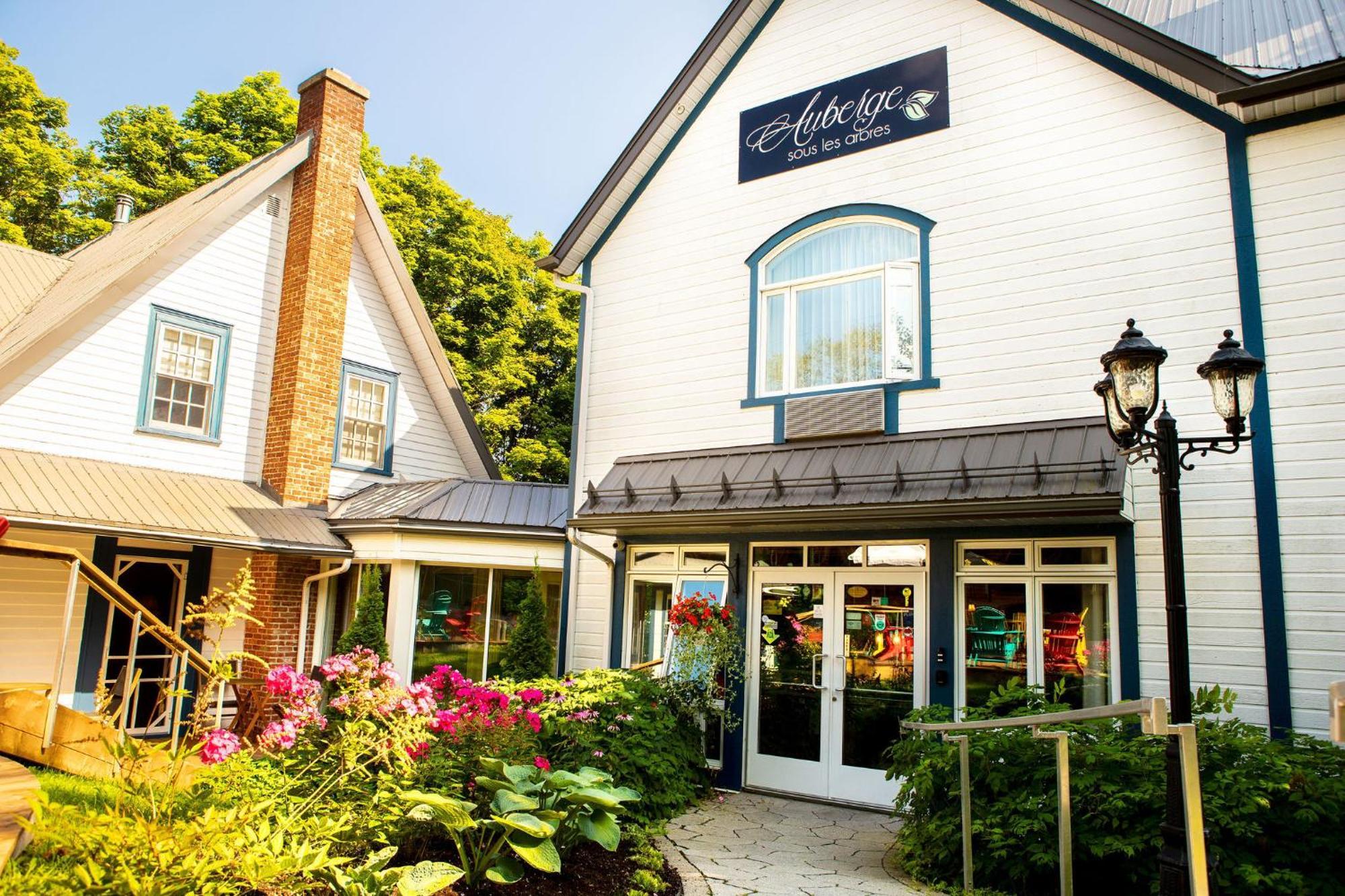 Auberge Sous Les Arbres Gaspé Eksteriør billede